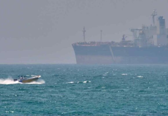 Oil price surge drives global bond sell-off